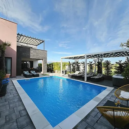 Nerina Tatil Evi