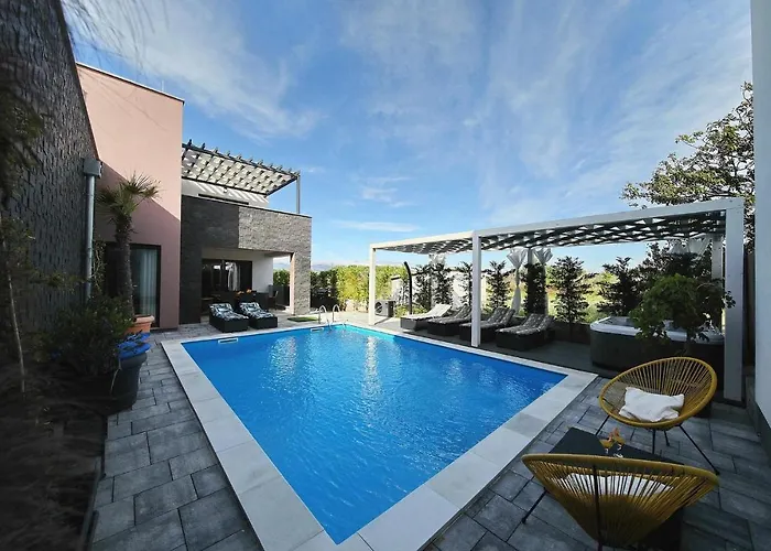 Nerina Tatil Evi