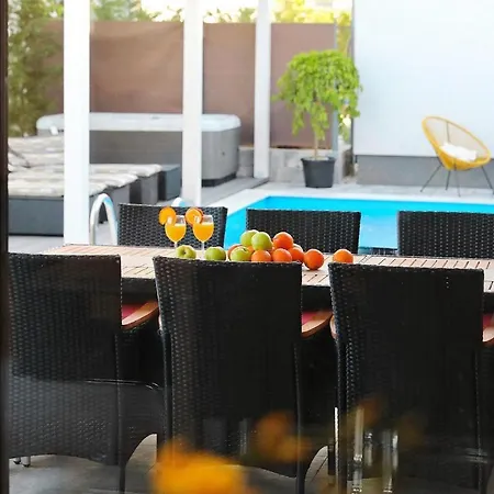 Nerina 別荘 ニン