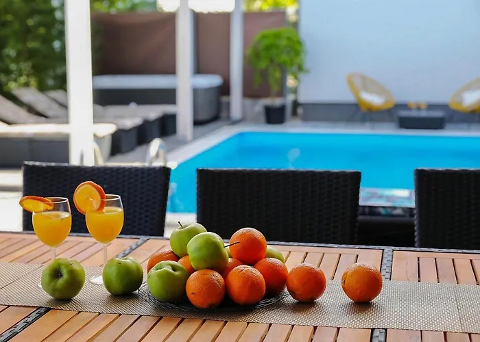 Nerina Сasa de vacaciones Nin